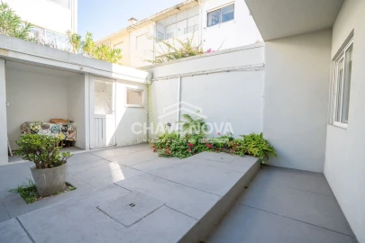 Moradia T5 para Venda em Lordelo do Ouro e Massarelos