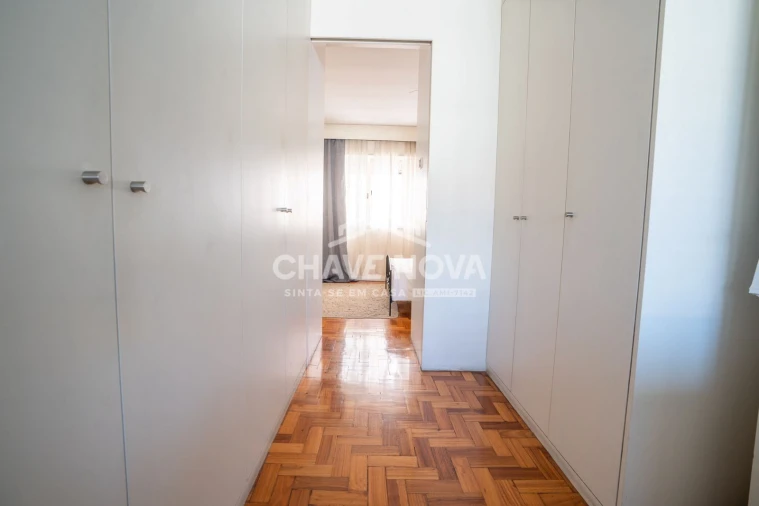 Moradia T5 para Venda em Lordelo do Ouro e Massarelos Foto 16