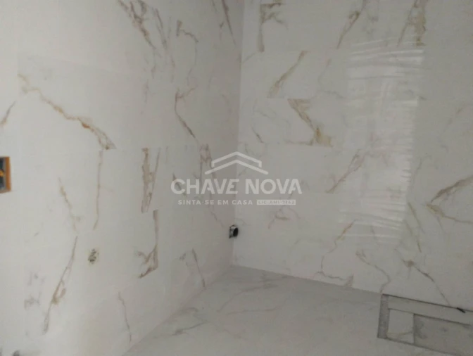 Apartamento T2 para Venda em Corroios Foto 7