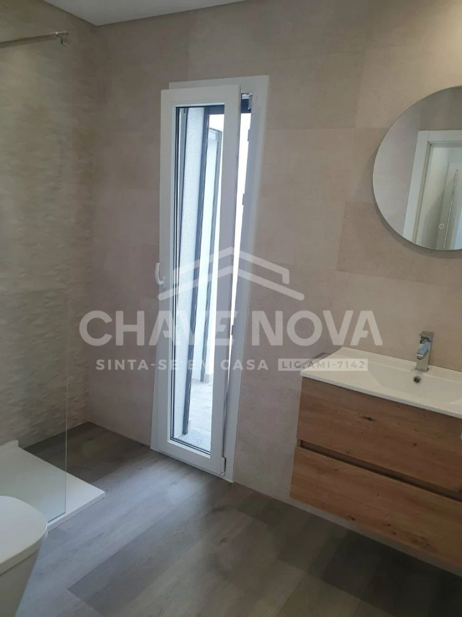 Apartamento T2 para Venda em Corroios Foto 22