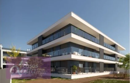 Apartamento T4 para Venda em Parceiros e Azoia