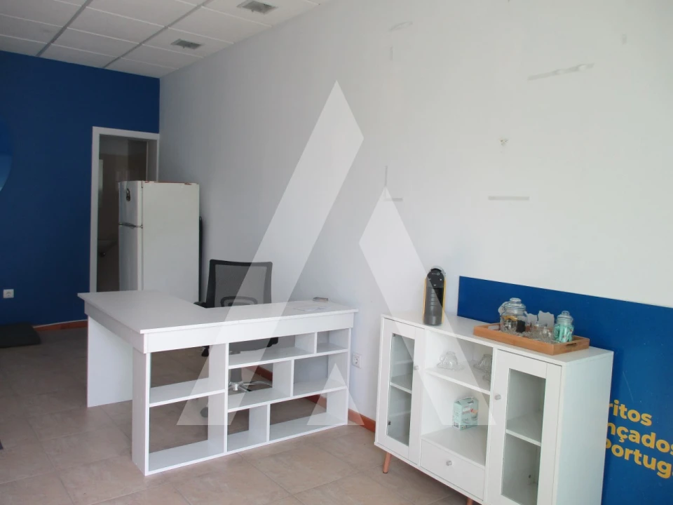 Loja para Arrendamento em Oliveira do Bairro Foto 1