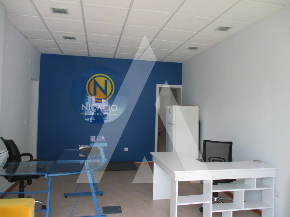 Loja para Arrendamento em Oliveira do Bairro Foto 3