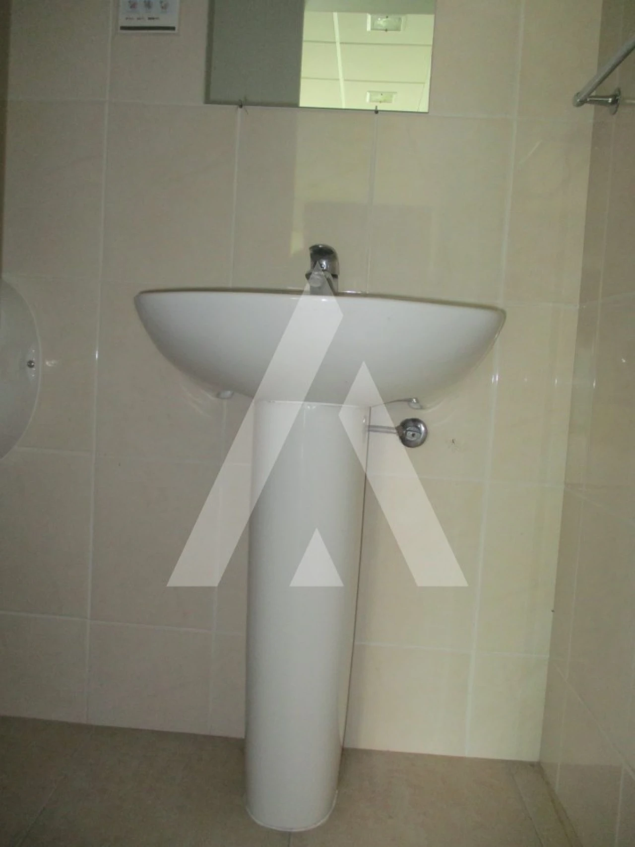 Loja para Arrendamento em Oliveira do Bairro Foto 5