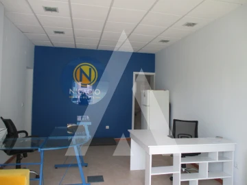 Loja para Arrendamento em Oliveira do Bairro