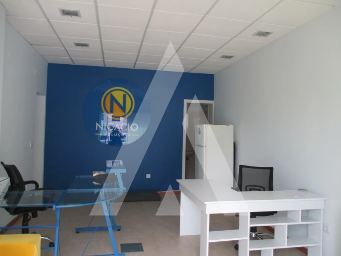 Loja para Arrendamento em Oliveira do Bairro Foto 3