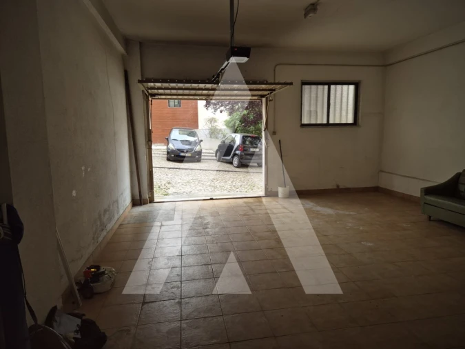 Garagem para Arrendamento em Odivelas Foto 3