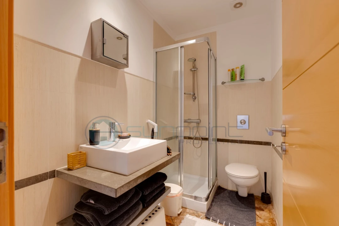 Apartamento T2 para Venda em Budens Foto 17