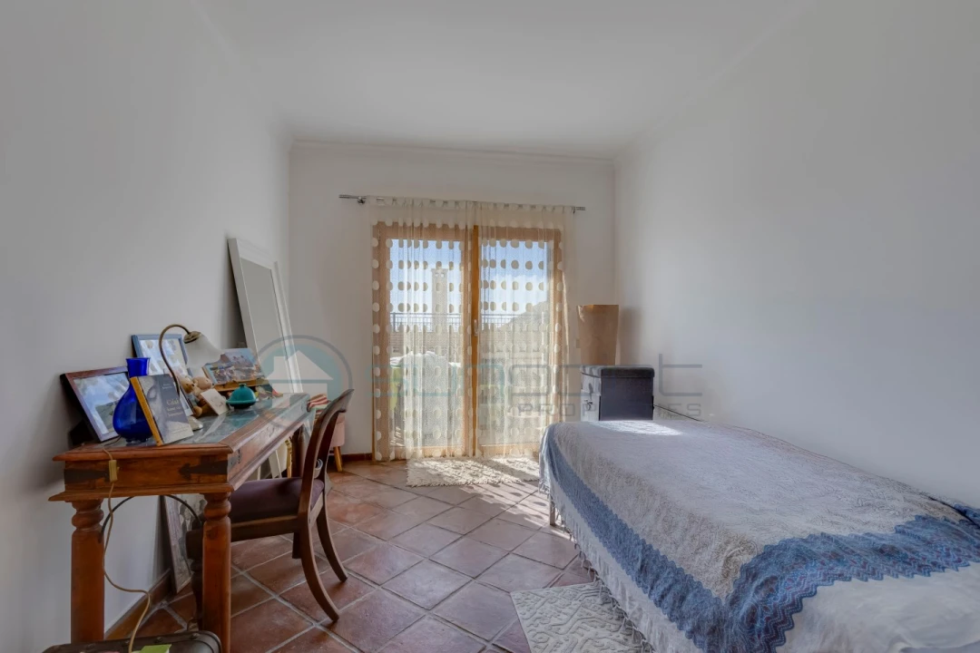 Apartamento T2 para Venda em Budens Foto 18