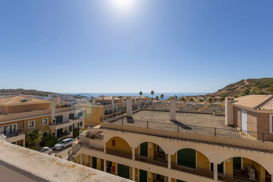 Apartamento T2 para Venda em Budens Foto 5