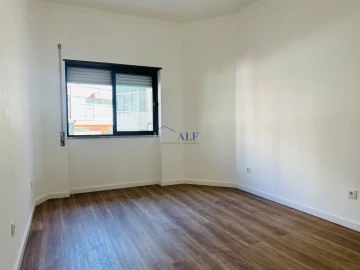 Apartamento T2 para Venda em Alto do Seixalinho, Santo André e Verderena