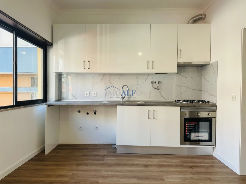 Apartamento T2 para Venda em Alto do Seixalinho, Santo André e Verderena Foto 1