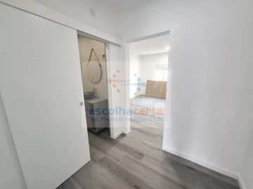 Apartamento T2 para Venda em Baixa da Banheira e Vale da Amoreira