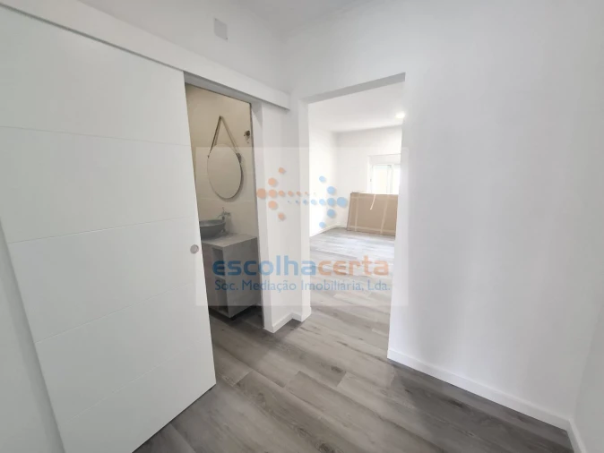 Apartamento T2 para Venda em Baixa da Banheira e Vale da Amoreira Foto 14