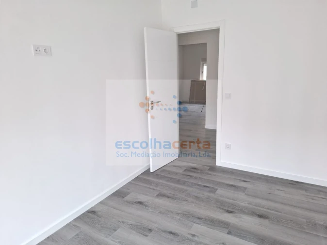 Apartamento T2 para Venda em Baixa da Banheira e Vale da Amoreira Foto 8