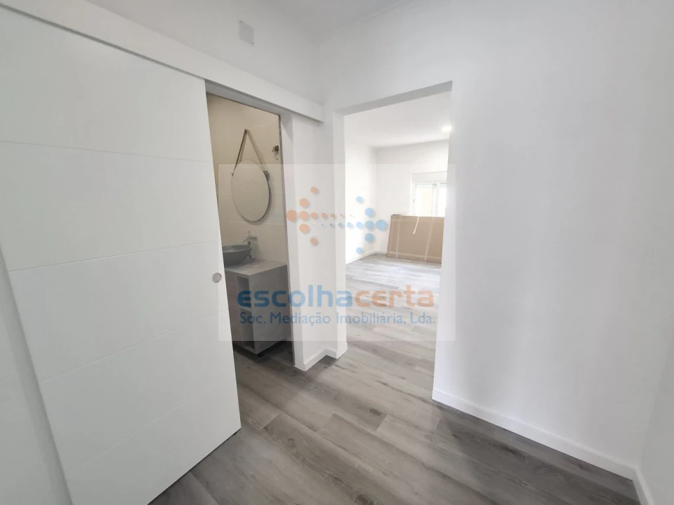 Apartamento T2 para Venda em Baixa da Banheira e Vale da Amoreira Foto 14