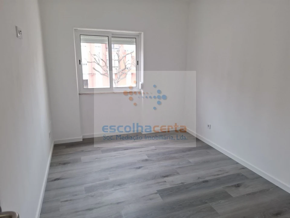 Apartamento T2 para Venda em Baixa da Banheira e Vale da Amoreira Foto 11