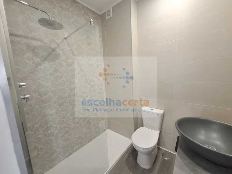 Apartamento T2 para Venda em Baixa da Banheira e Vale da Amoreira Foto 10