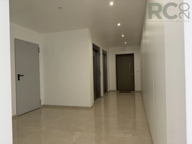 Apartamento T3 para Venda em Santa Maria, São Pedro e Matacães Foto 5