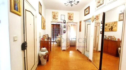 Apartamento T2 para Venda em Rio de Mouro