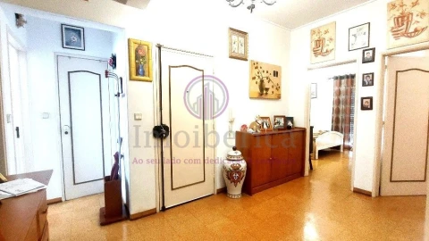 Apartamento T2 para Venda em Rio de Mouro