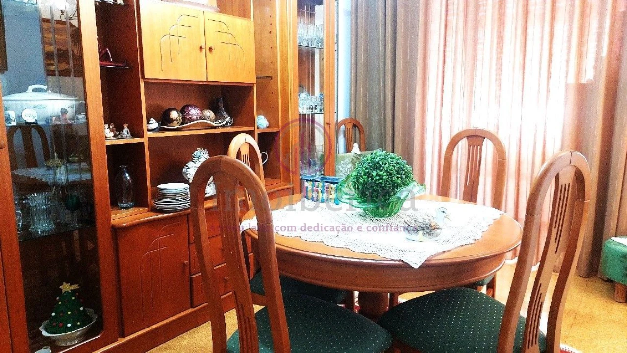 Apartamento T2 para Venda em Rio de Mouro Foto 3