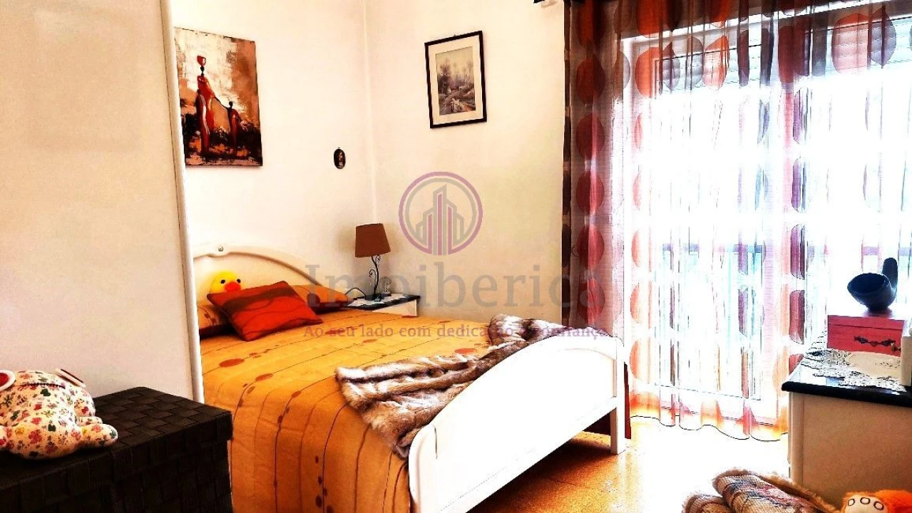 Apartamento T2 para Venda em Rio de Mouro Foto 5