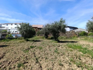 Moradia T4 para Venda em Três Povos