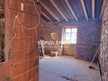 Moradia T4 para Venda em Três Povos