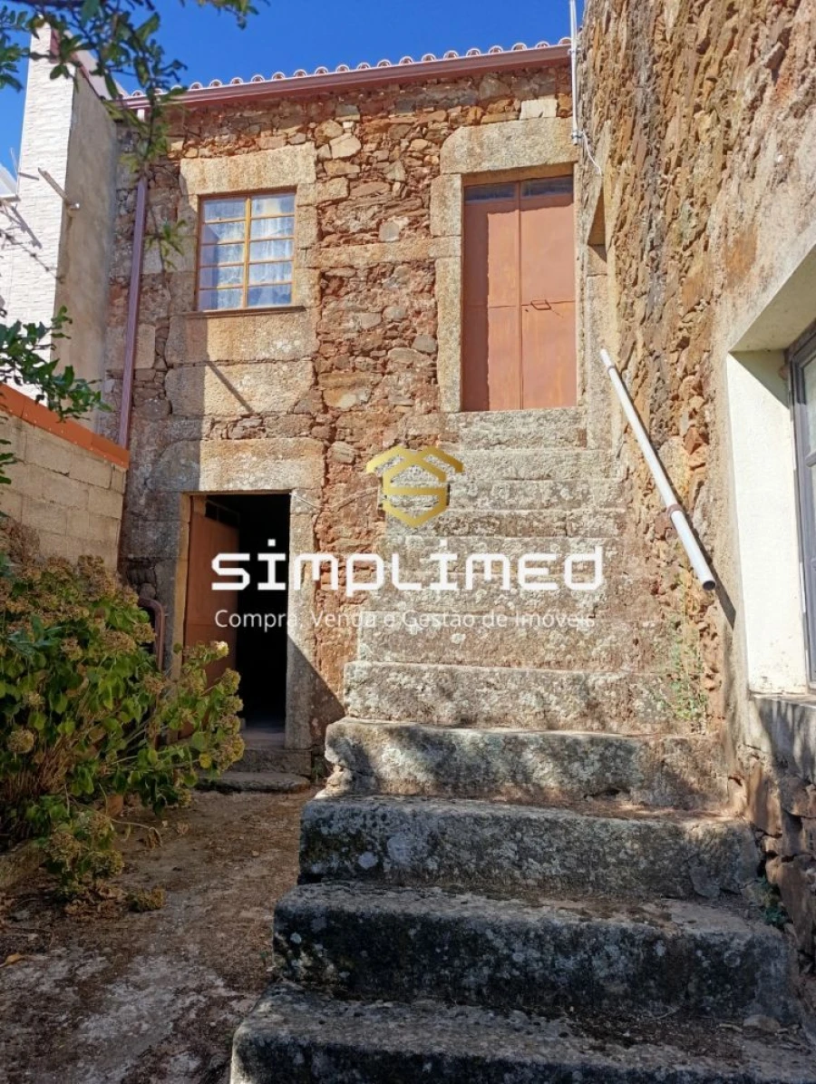 Moradia T4 para Venda em Três Povos Foto 4