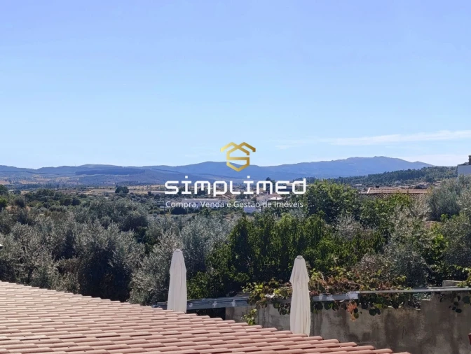 Moradia T4 para Venda em Três Povos Foto 3