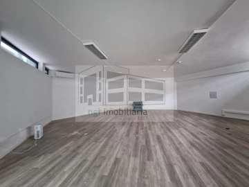 Loja para Arrendamento em Algés, Linda-A-Velha e Cruz Quebrada-Dafundo