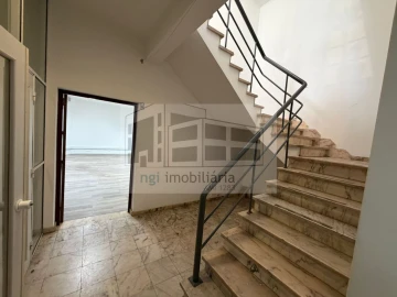 Loja para Arrendamento em Algés, Linda-A-Velha e Cruz Quebrada-Dafundo