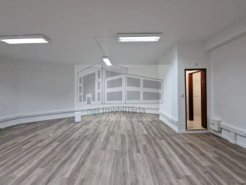 Loja para Arrendamento em Algés, Linda-A-Velha e Cruz Quebrada-Dafundo