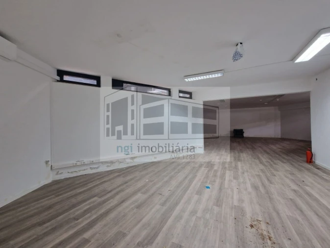 Loja para Arrendamento em Algés, Linda-A-Velha e Cruz Quebrada-Dafundo Foto 3