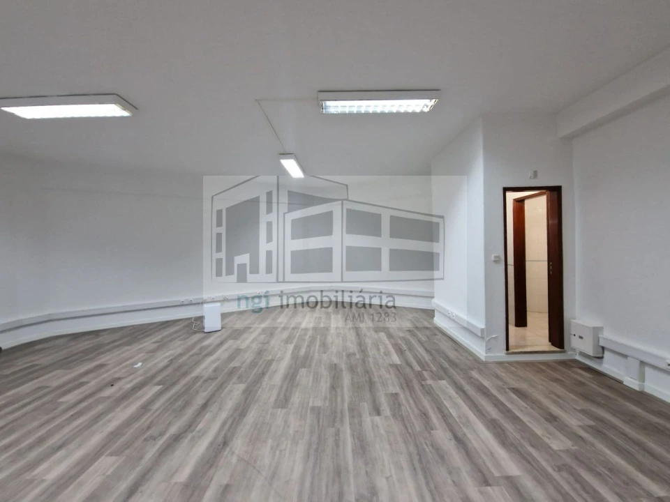 Loja para Arrendamento em Algés, Linda-A-Velha e Cruz Quebrada-Dafundo Foto 8