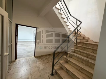 Loja para Arrendamento em Algés, Linda-A-Velha e Cruz Quebrada-Dafundo