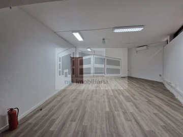 Loja para Arrendamento em Algés, Linda-A-Velha e Cruz Quebrada-Dafundo