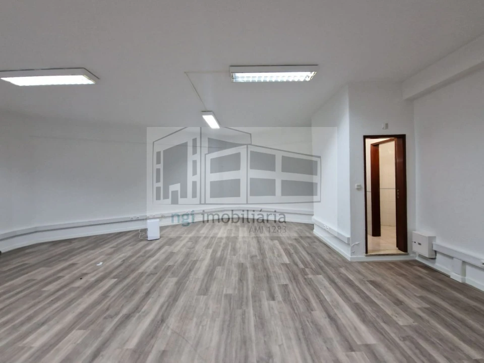 Loja para Arrendamento em Algés, Linda-A-Velha e Cruz Quebrada-Dafundo Foto 8