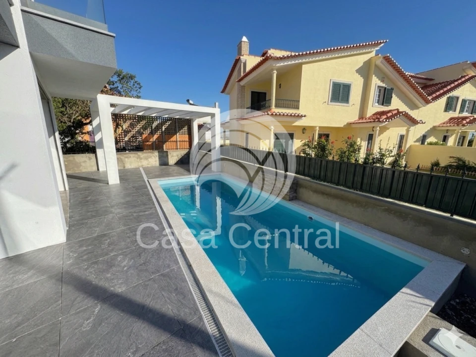 Moradia T2 para Venda em São Domingos de Rana Foto 2