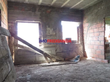 Moradia T2 para Venda em Caxarias