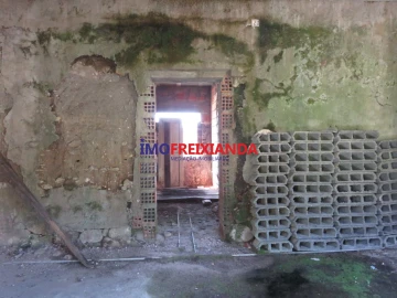 Moradia T2 para Venda em Caxarias