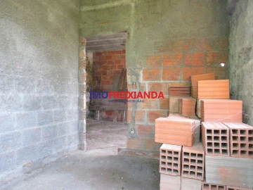 Moradia T2 para Venda em Caxarias