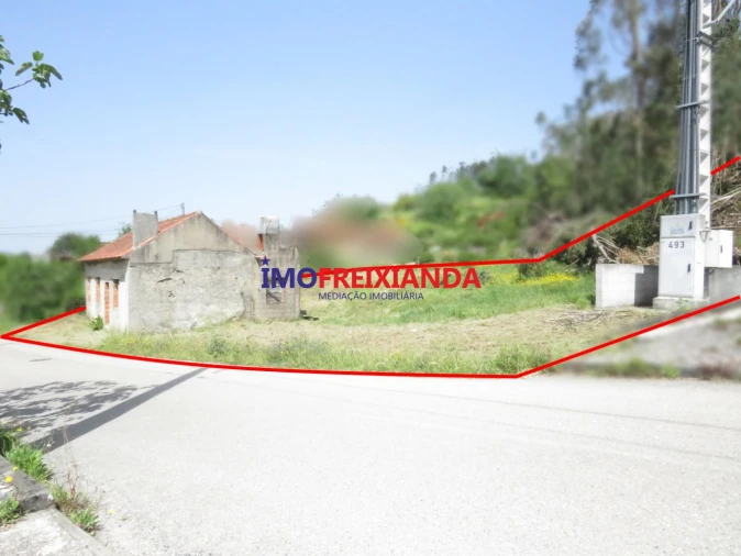 Moradia T2 para Venda em Caxarias Foto 3