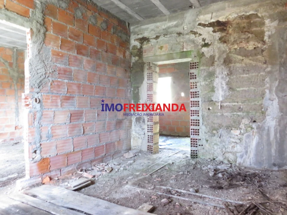 Moradia T2 para Venda em Caxarias Foto 10