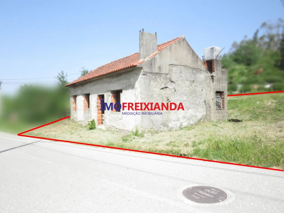 Moradia T2 para Venda em Caxarias Foto 2