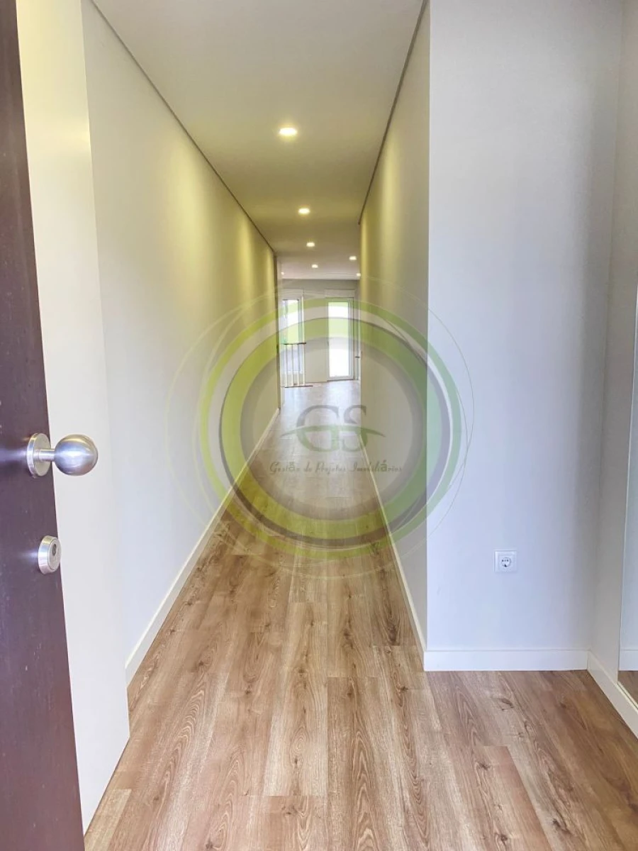 Moradia T2 para Venda em Arvore Foto 4