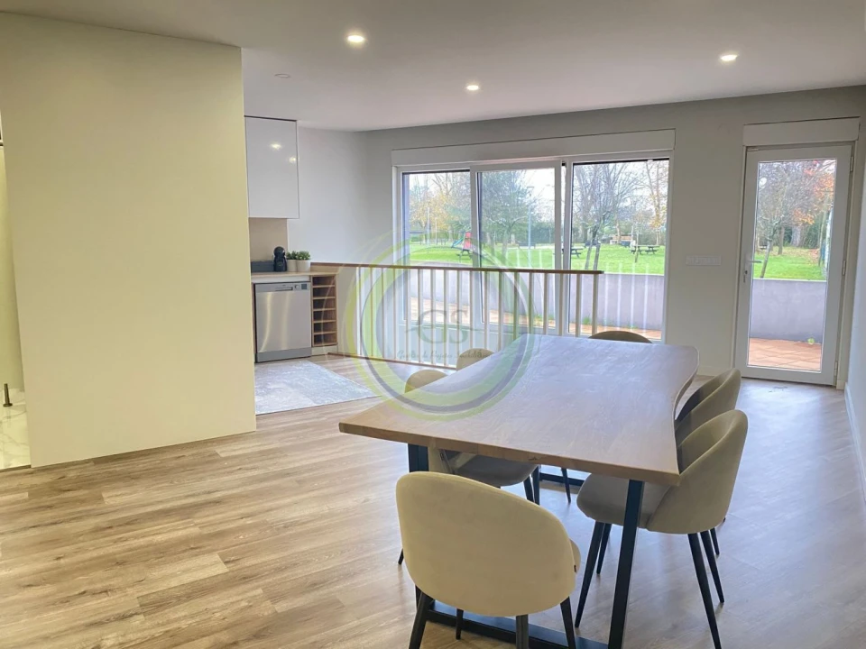 Moradia T2 para Venda em Arvore Foto 8