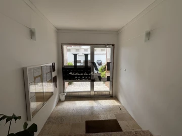 Apartamento T2 para Venda em Carcavelos e Parede
