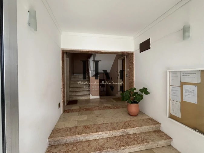 Apartamento T2 para Venda em Carcavelos e Parede Foto 14